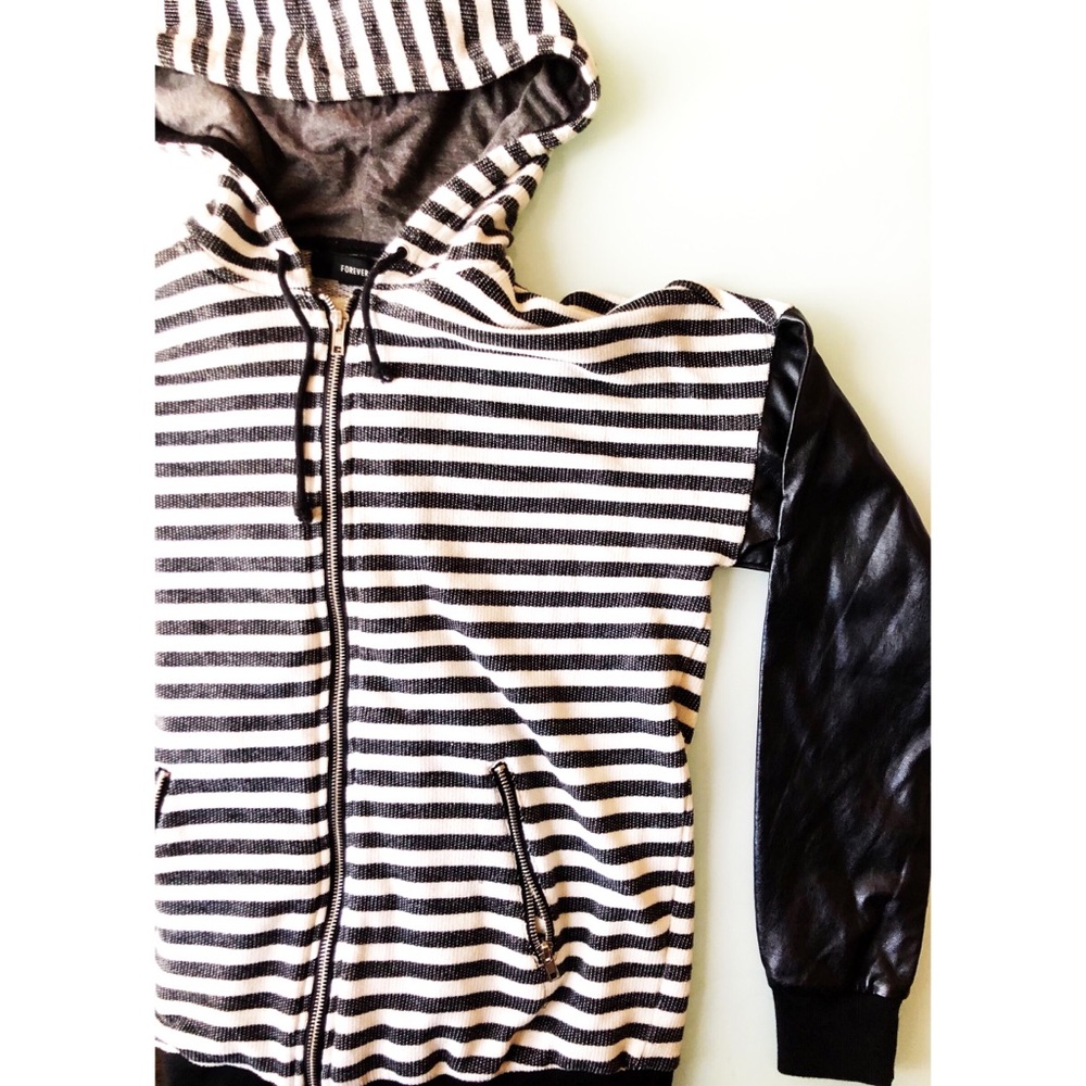 Forever 21 Striped Black and Gray Hoodie Small